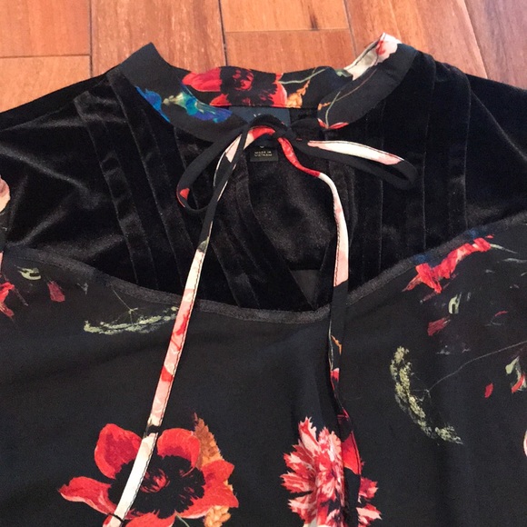 Floral blouse - Picture 3 of 5